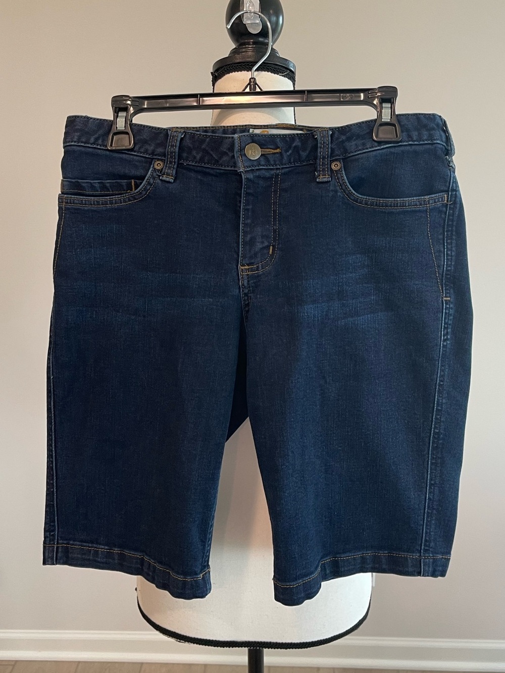 Carhartt Slim Fit Skinny legs Bermuda jeans shorts size 10 modest mature outdoor